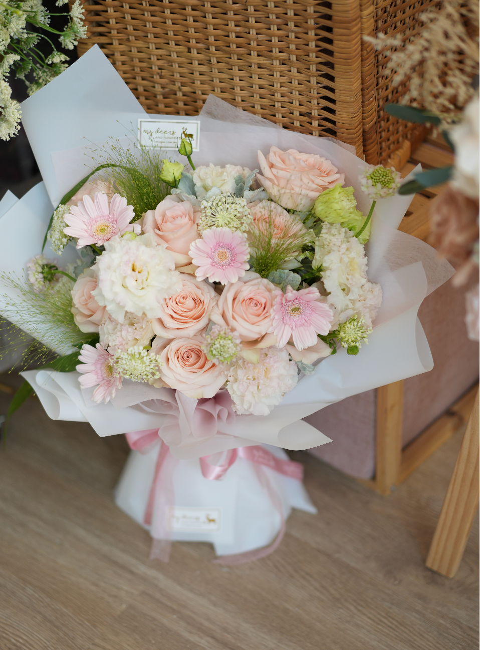FQ020- “Blushing Elegance" 非洲菊 粉玫瑰花束|畢業花束|生日花束|感恩花束|週年紀念花束|升職榮休花束