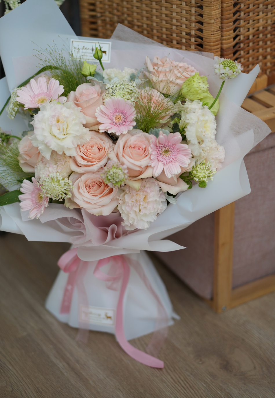 FQ020- “Blushing Elegance" 非洲菊 粉玫瑰花束|畢業花束|生日花束|感恩花束|週年紀念花束|升職榮休花束