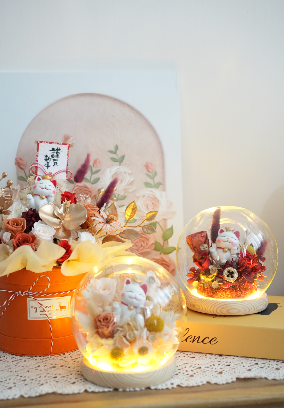 PO006- 招財貓紅金色保鮮花玻璃罩