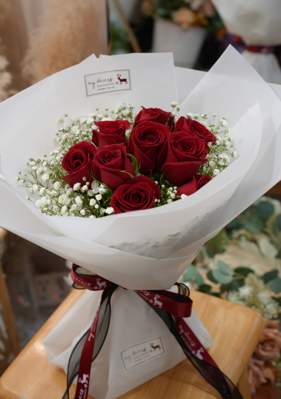 V007 - 鮮花花束 Classic 經典紅玫瑰滿天星花束|情人節花束|週年紀念花束