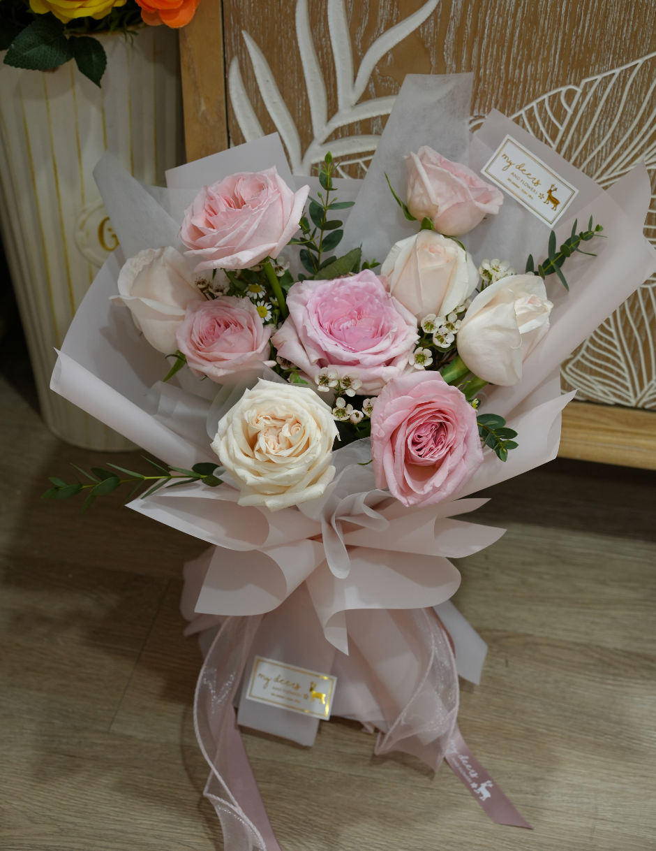 V006 - 鮮花花束 粉白色玫瑰花束|情人節花束|週年紀念花束