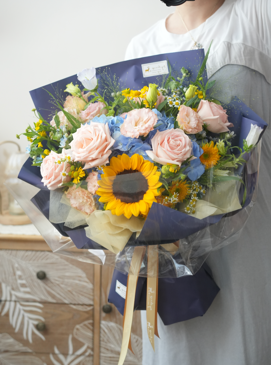 FQ043 -  太陽花黃玫瑰花束｜畢業花束｜男生花束｜感恩花束｜升職榮休花束