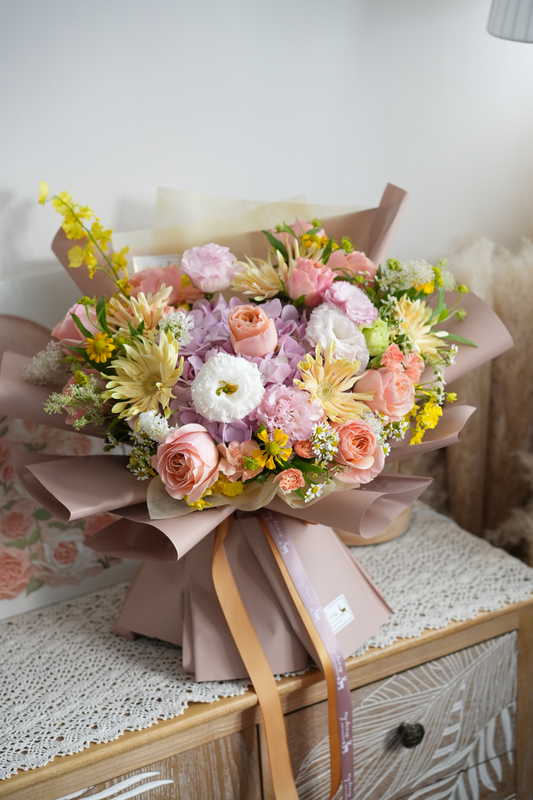 FQ045- “Salmon Pink" 繡球跳舞蘭三文魚色玫瑰花束｜生日花束｜感恩花束｜週年紀念花束｜升職榮休花束