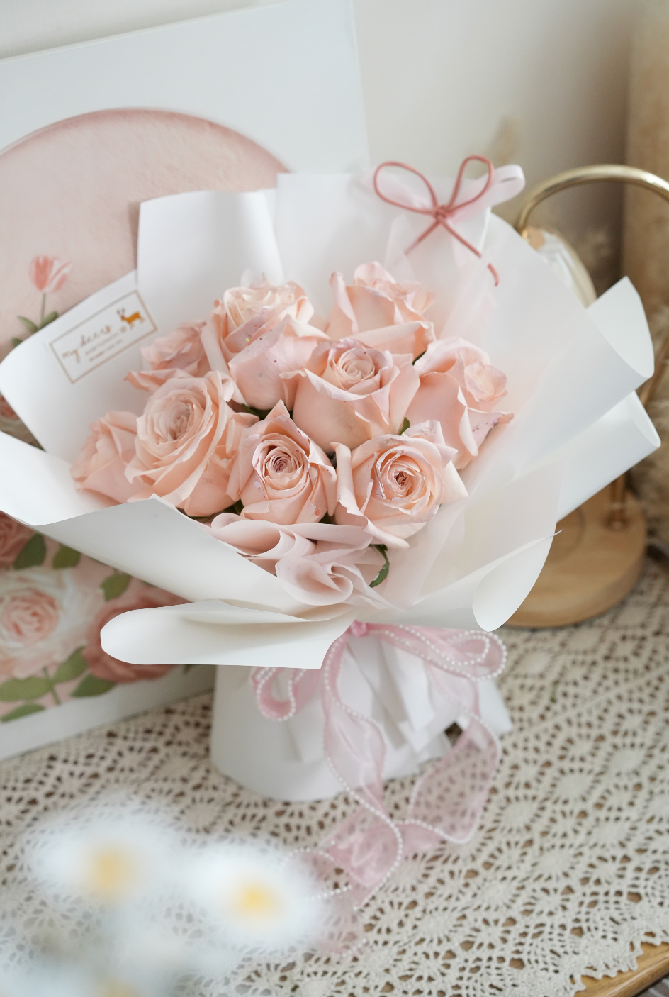 V008 - 人氣之選 噴染閃閃珠光色粉玫瑰花束｜情人節花束｜